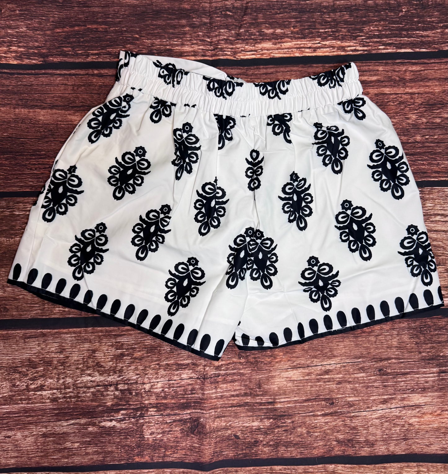 Black Tribal Geometric Print Belted High Waist Casual Shorts
