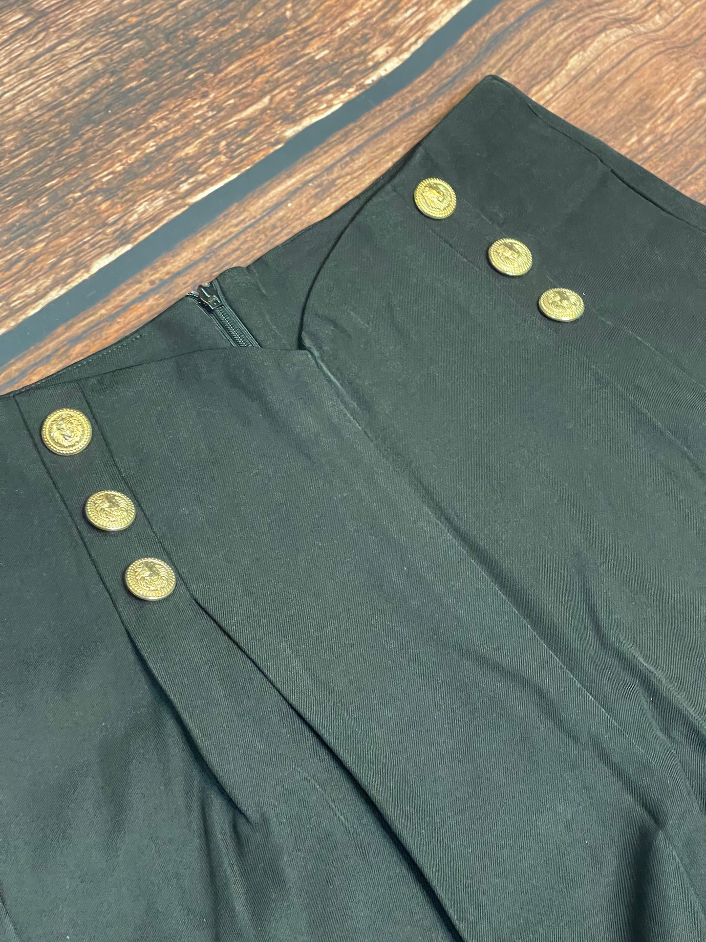 Black Double Breasted Pleated Cropped Pants