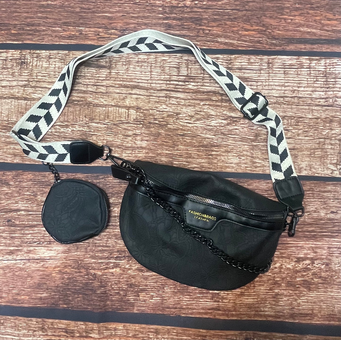 Black Chain Shoulder Bag With Coin Purse